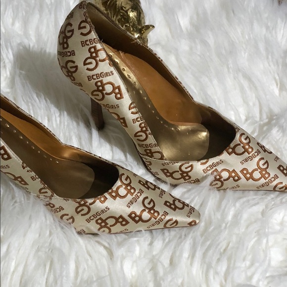 BCBGirls Shoes - BCBGirls Signature heel tan/gold EUC